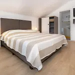 Gæstehus Cavrak With Terrace Baška
