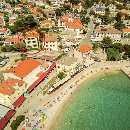 Cavrak With Terrace Pensjonat