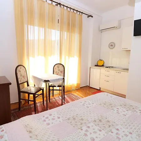Cavrak With Terrace 4* Baška