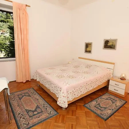 Cavrak With Terrace Pensjonat