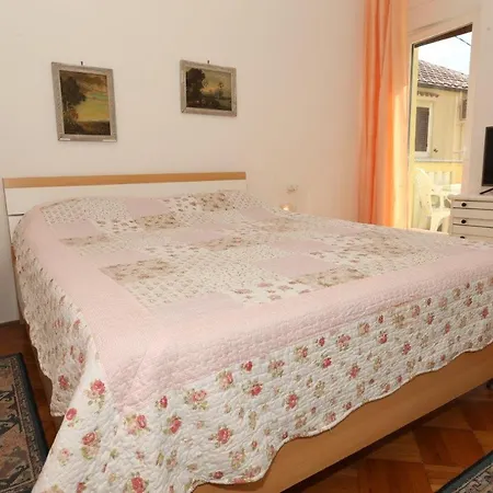 Cavrak With Terrace Pensjonat Baška