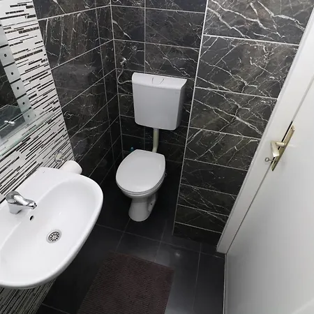 Cavrak With Terrace Pensjonat