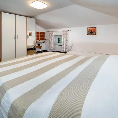 Pensjonat Cavrak With Terrace 3*