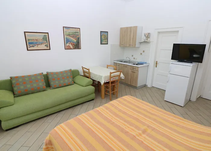 ゲストハウス Cavrak With Terrace 3*