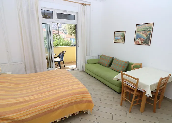 Cavrak With Terrace 3*