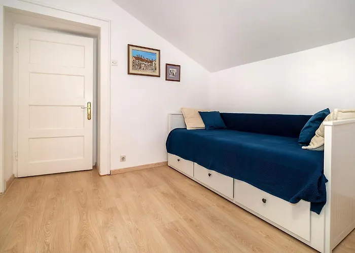 Cavrak With Terrace 3*