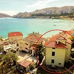 Cavrak With Terrace Pensjonat Baška