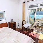 Cavrak With Terrace Pensjonat Baška