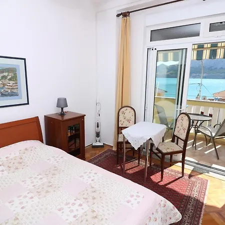 Cavrak With Terrace Penzion Baška