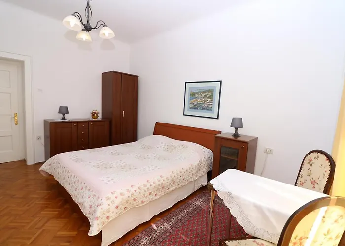 بيت ضيافة Cavrak With Terrace باشْكا