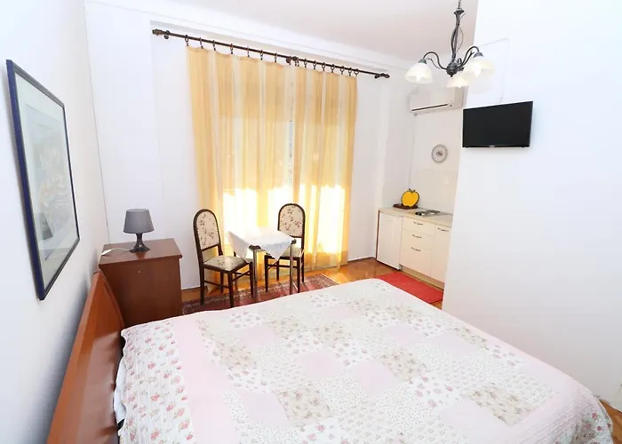 بيت ضيافة Cavrak With Terrace باشْكا
