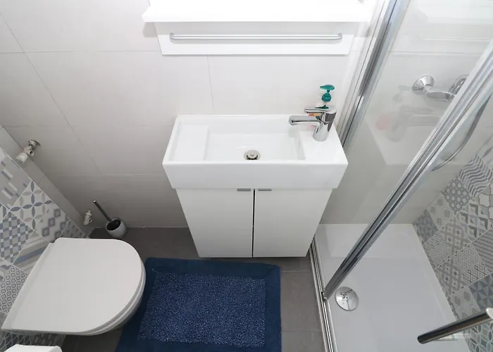 بيت ضيافة Cavrak With Terrace 3*