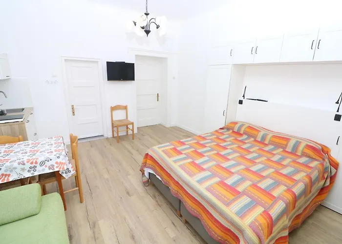 Cavrak With Terrace بيت ضيافة باشْكا