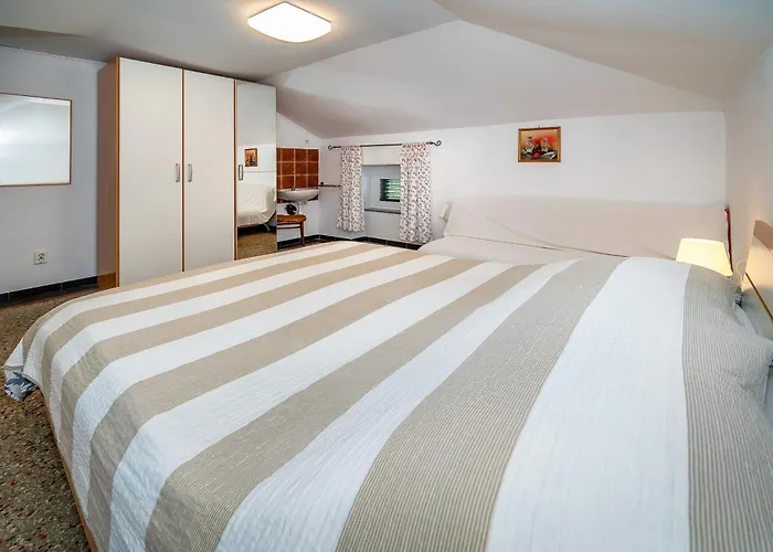 بيت ضيافة Cavrak With Terrace 3*