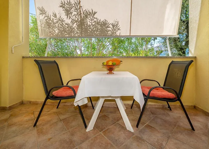 Cavrak With Terrace بيت ضيافة باشْكا
