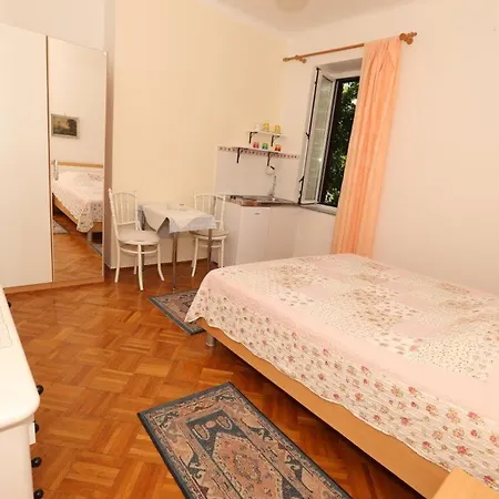 Gæstehus Cavrak With Terrace 4*