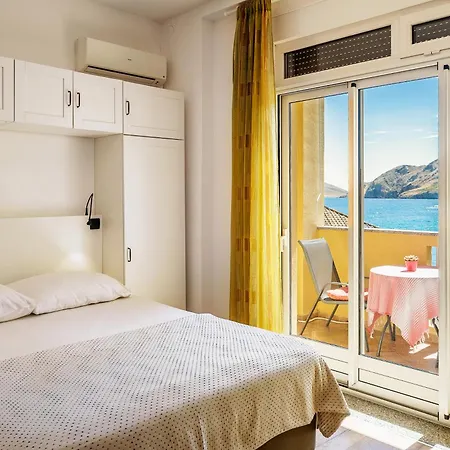 Gæstehus Cavrak With Terrace Baška
